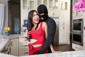 Nàng dâu bí mật quan hệ với bố Ông xã trong suốt 5 năm