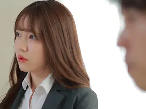 Một cô gái xinh đẹp với bộ ngực lớn và vòng ba tròn trịa! Thân hình đầy đặn này cực kỳ dâm đãng! Thủ dâm khi mặc tất lưới, xoa bóp âm hộ đầy mỡ, quan hệ tình dục qua đường hậu môn bằng dương vật giả, đưa máy rung vào...