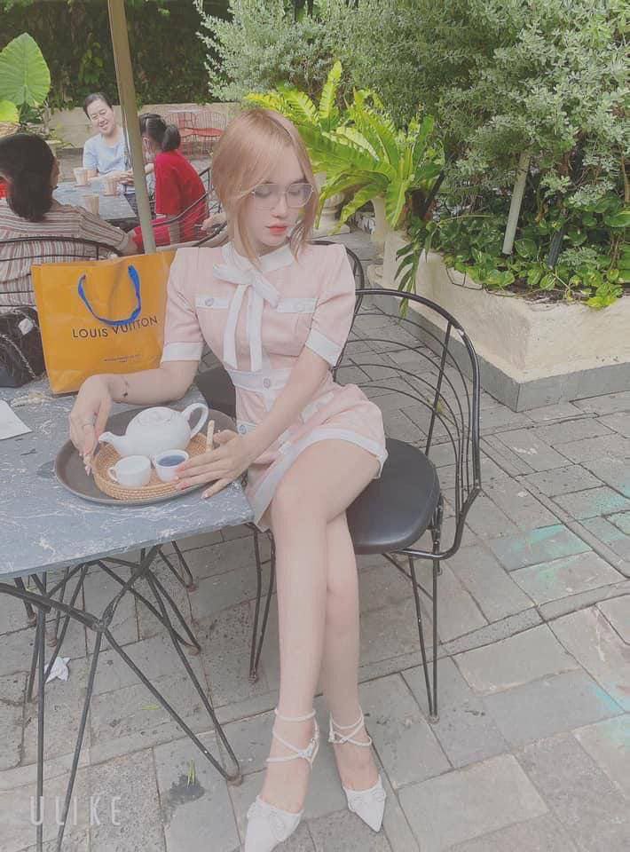[91 Ông Trần] JK tiểu loli quá ngây thơ, cô ta tự nhận mình hiểu biết, một chiếc khăn trắng phủ lên người, một cái dương vật dài to thô bạo xuất ra, khiến cô ta hối hận khi làm công việc này...