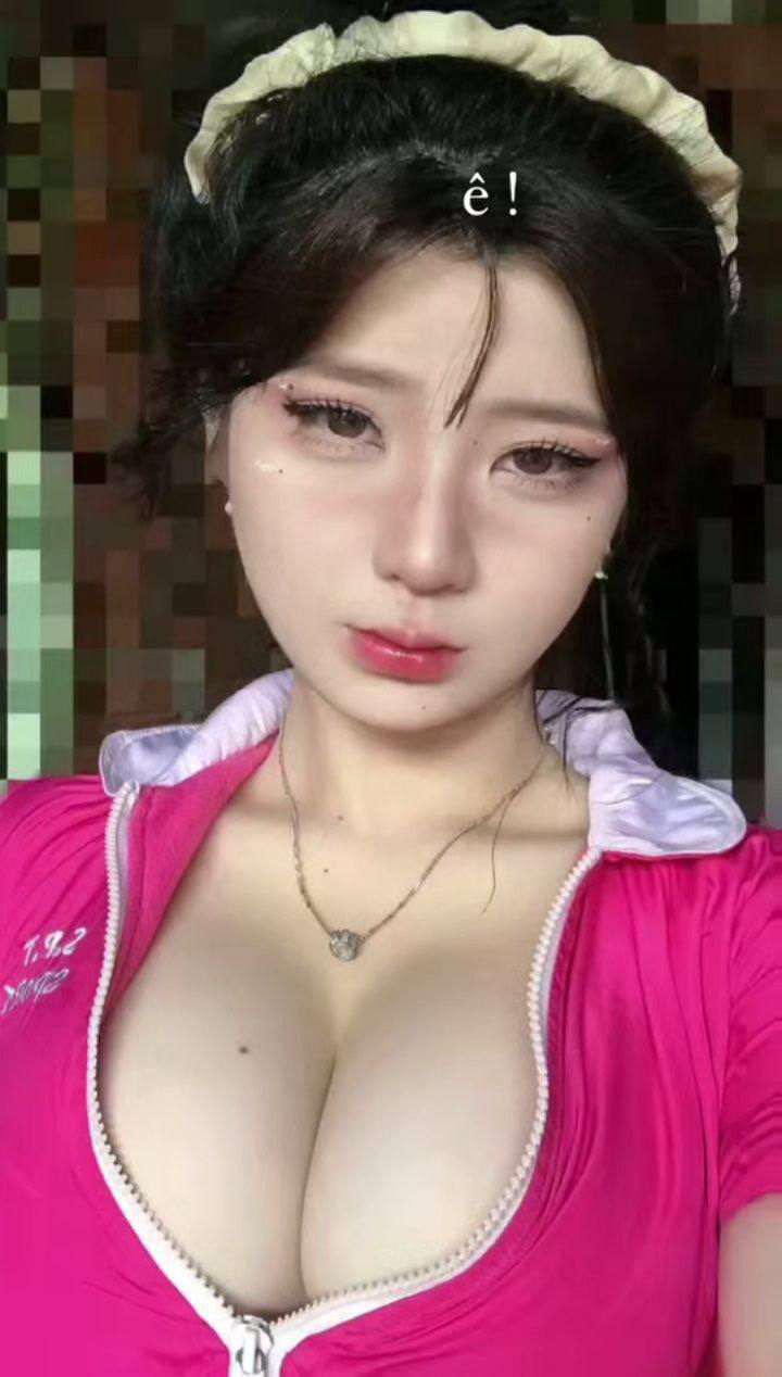 Được chị quản lý dẫn đi ăn, nào ngờ say xỉn lại trở thành bữa ăn của chị